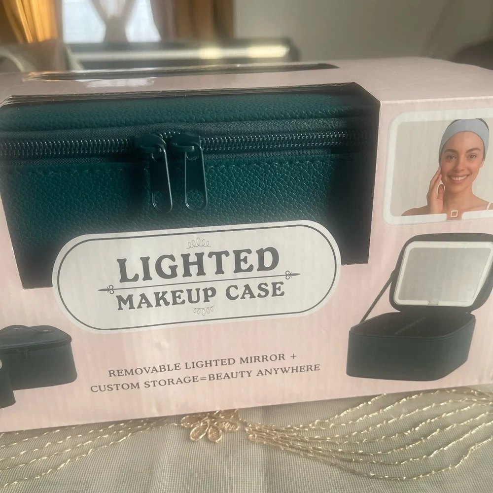 Elegant Lighted Makeup Case with LED Mirror - Black